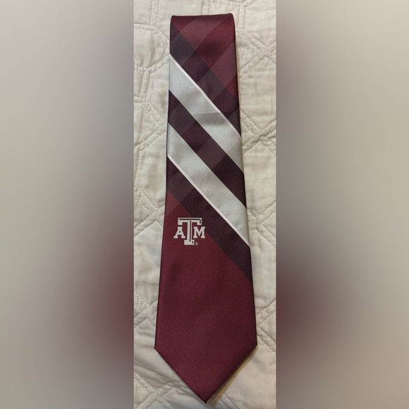 Eagles Wings Texas A&M Aggies Maroon Tie - Picture 1 of 3